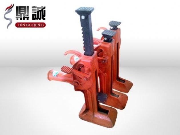 點擊查看詳細信息<br>標(biāo)題：齒條式起道機 閱讀次數(shù)：4647